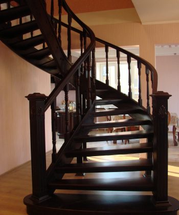 Замовте дерев'яні сходи 21185dsc02577, справжній шедевр інтер'єрного дизайну